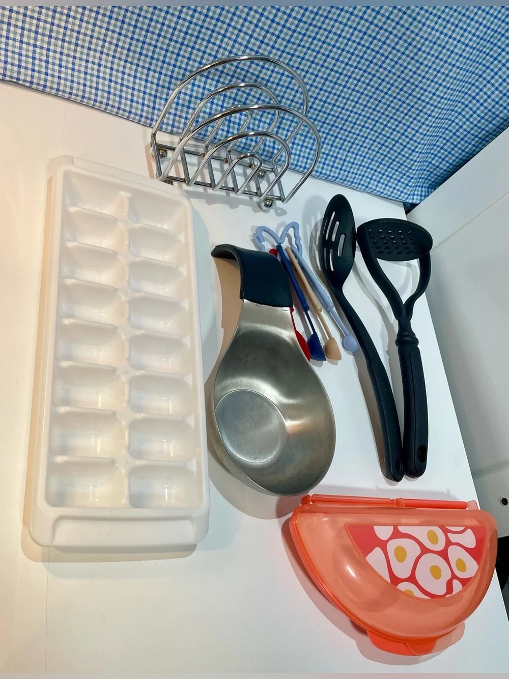 Kitchen Utensil & Accessory Bundle – OGGI, Rubbermaid, Prestige, Dolly Parton
